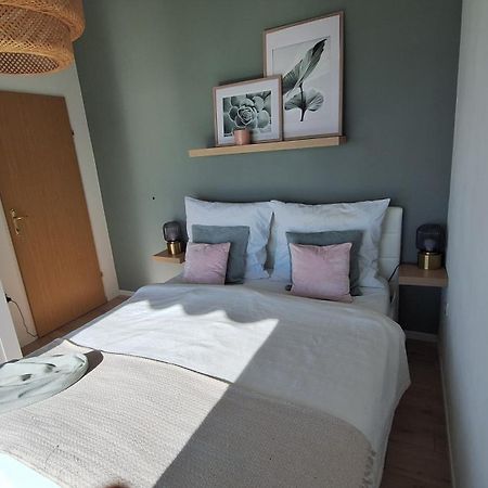 Ferienwohnung Mit 180° Meerblick Dobreć Exteriör bild