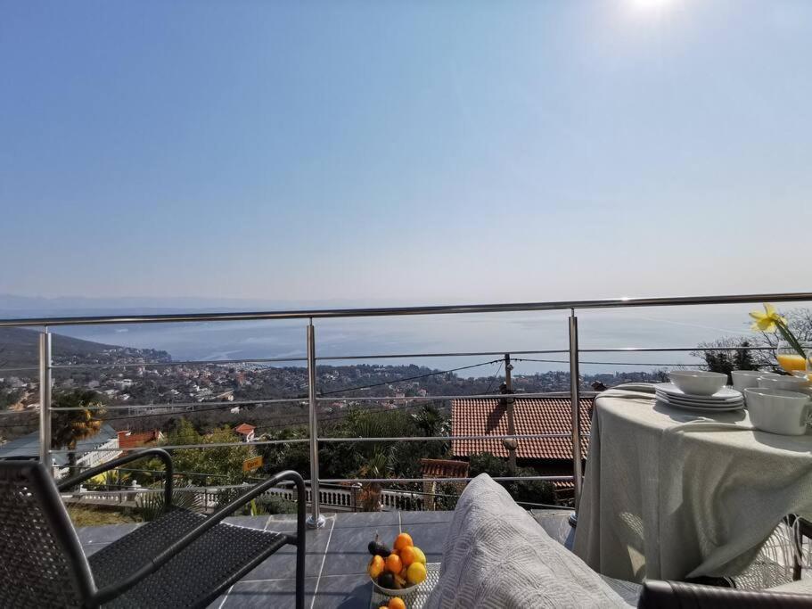 Ferienwohnung Mit 180° Meerblick Dobreć Exteriör bild