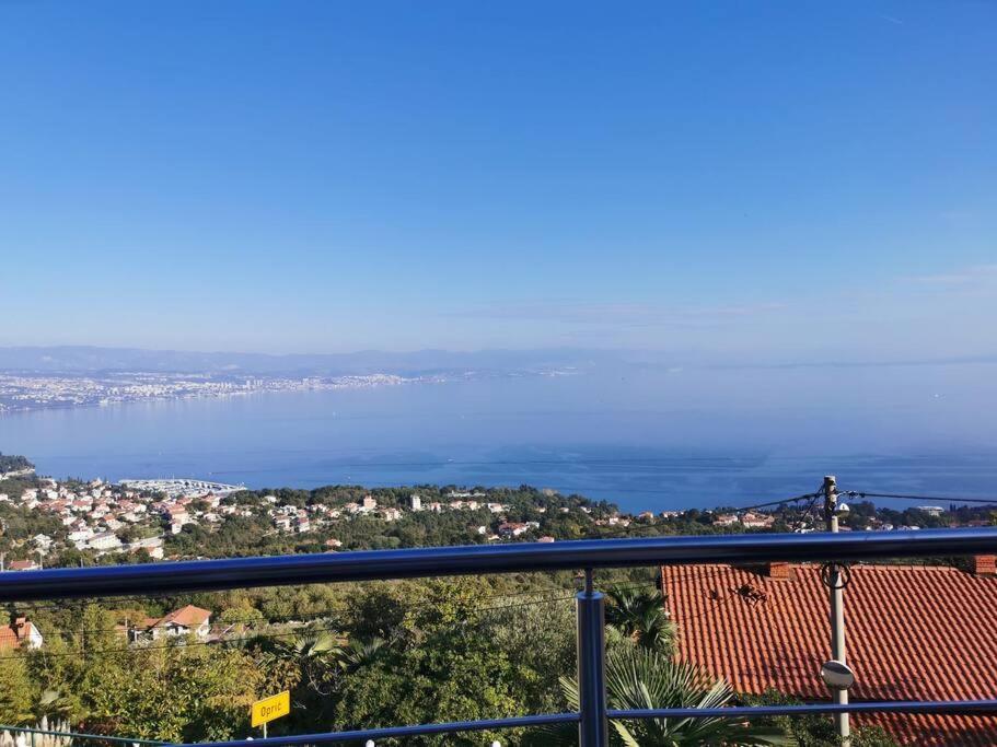 Ferienwohnung Mit 180° Meerblick Dobreć Exteriör bild