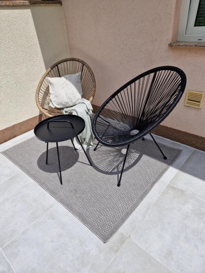 Ferienwohnung Mit 180° Meerblick Dobreć Exteriör bild