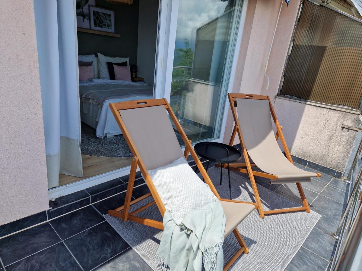 Ferienwohnung Mit 180° Meerblick Dobreć Exteriör bild