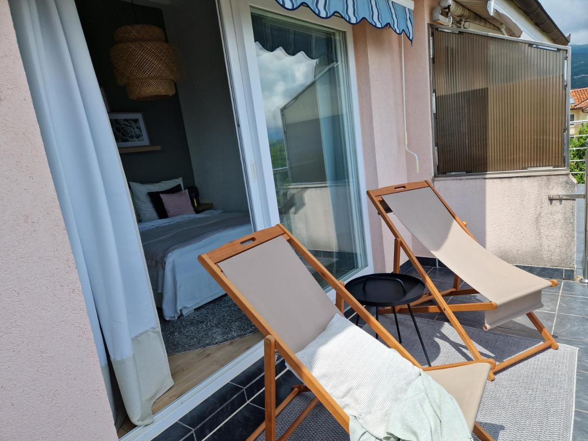 Ferienwohnung Mit 180° Meerblick Dobreć Exteriör bild