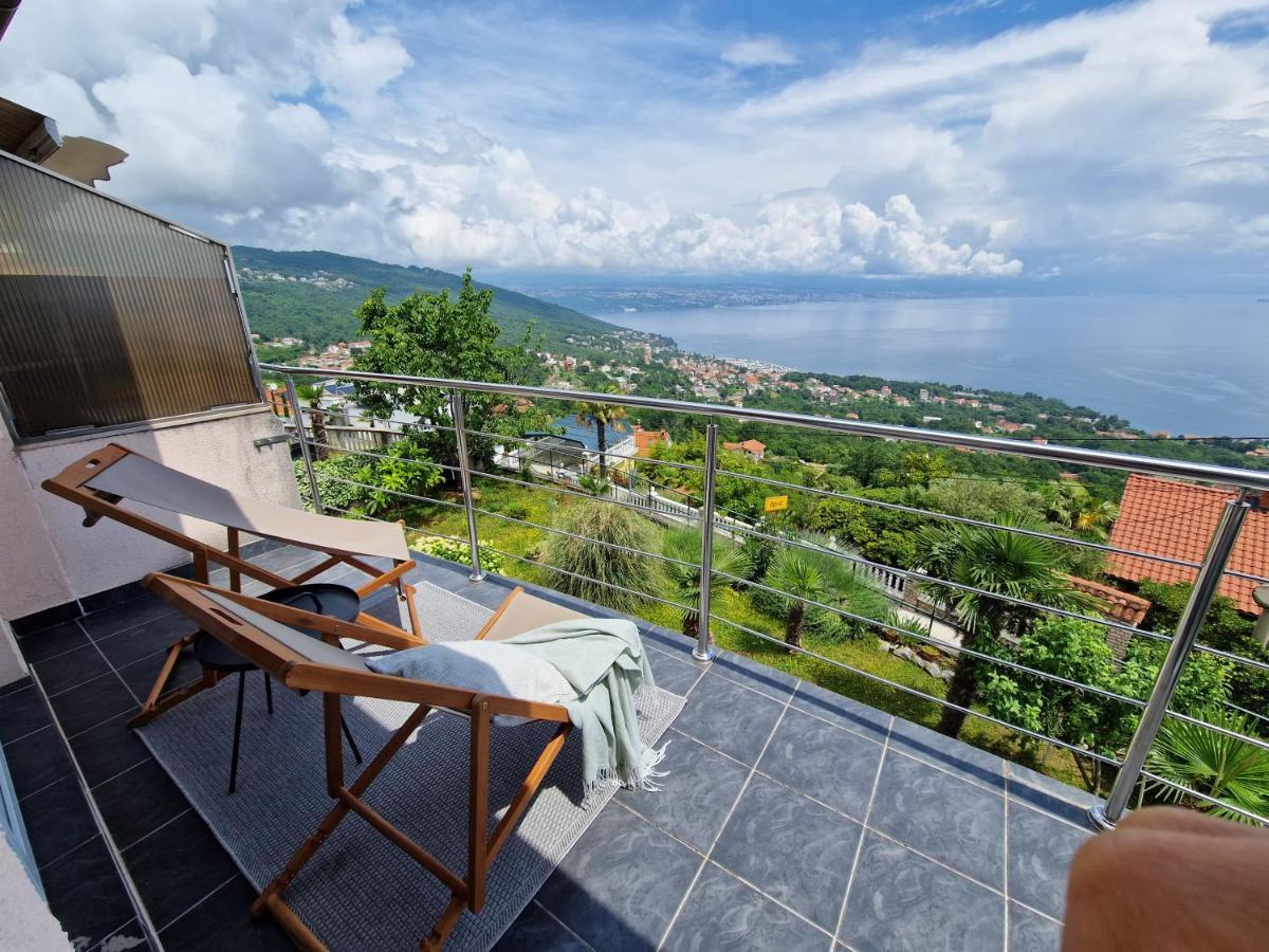 Ferienwohnung Mit 180° Meerblick Dobreć Exteriör bild