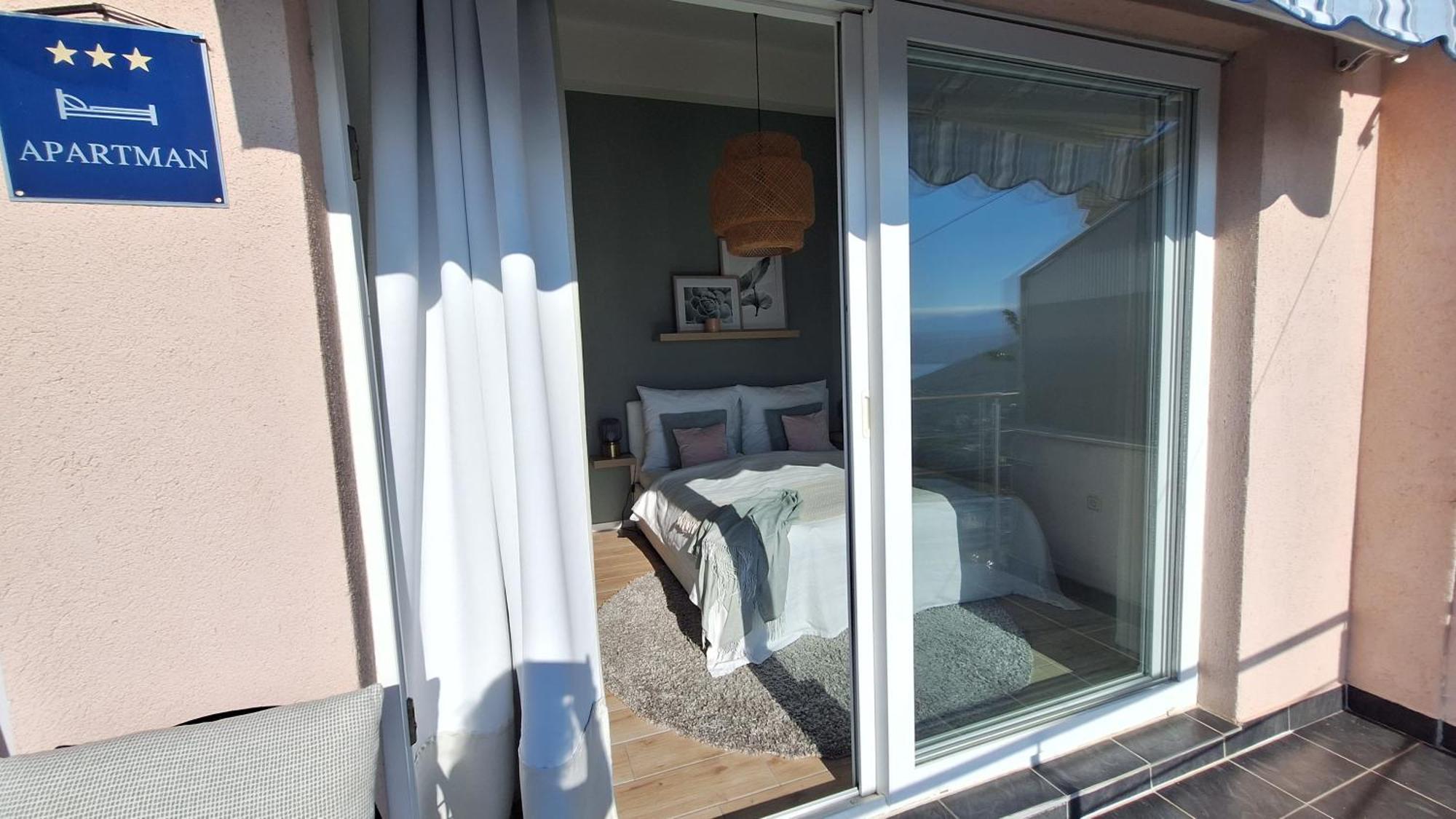 Ferienwohnung Mit 180° Meerblick Dobreć Exteriör bild