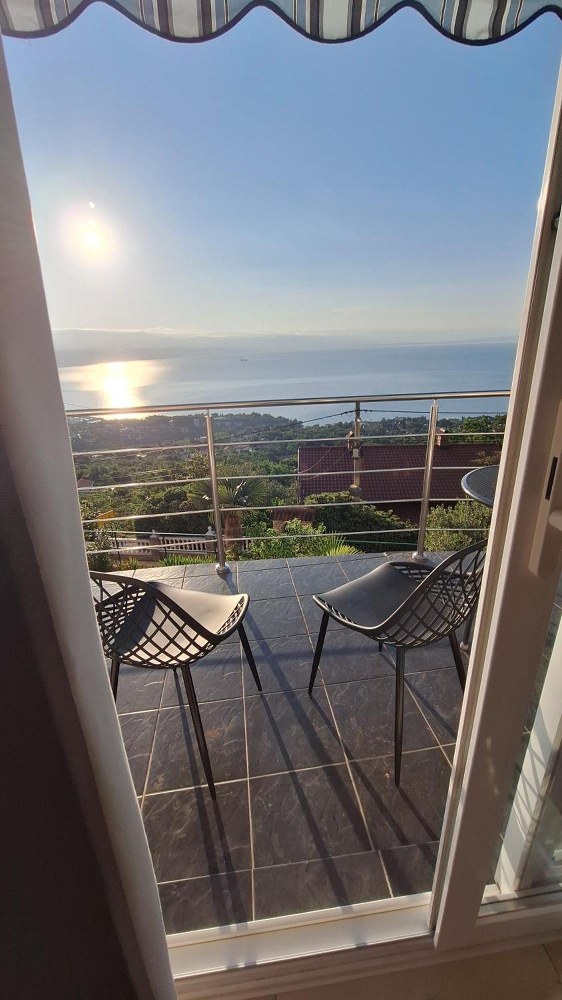 Ferienwohnung Mit 180° Meerblick Dobreć Exteriör bild