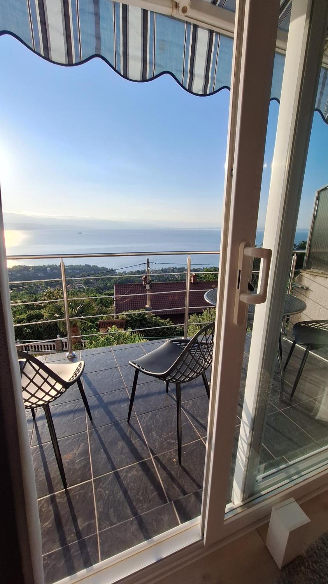 Ferienwohnung Mit 180° Meerblick Dobreć Exteriör bild